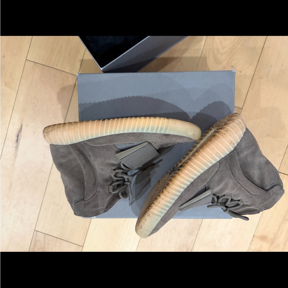 Yeezy Boost 350 V2 Sneakers - Gray - Picture 2 of 2